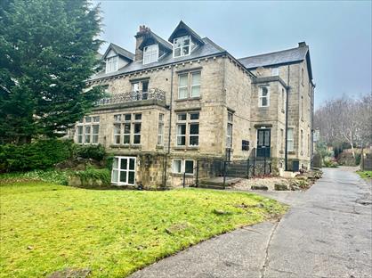 1 Bed Flat, Summerfield, LS18