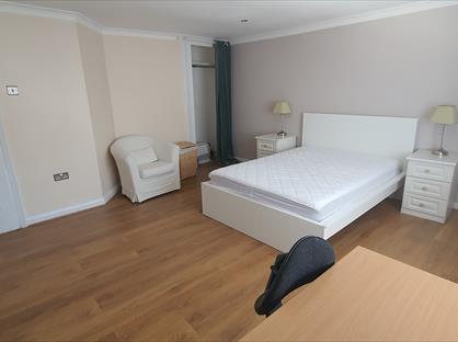 Room in a Shared Flat, Lewisham High Street, SE13
