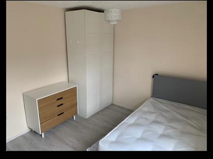 Room in a Shared House, Saxton Street, ME7