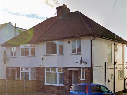 2 Bed Flat, Selborne Gardens, NW4