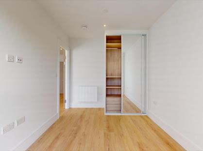 2 Bed Flat, Beverley Way, SW20