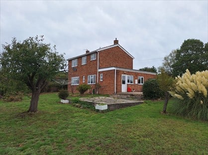 4 Bed Detached House, Long Marston Road, CV37