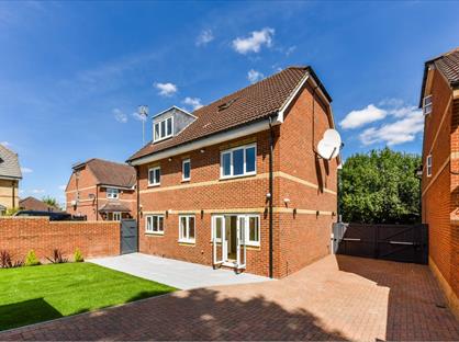 5 Bed Semi-Detached House, Wellsfield, WD23