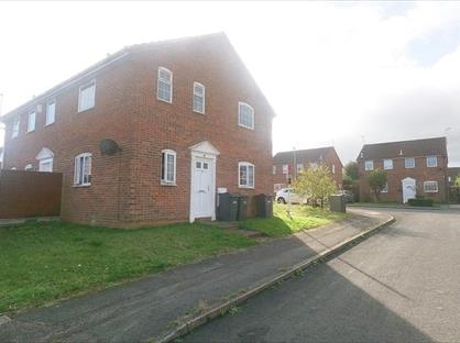 1 Bed Flat, Skua Close, LU4