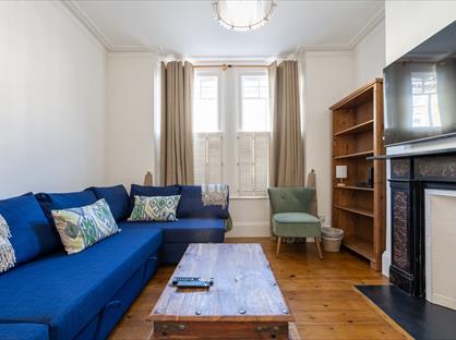2 Bed Flat, Broughton Street, SW8