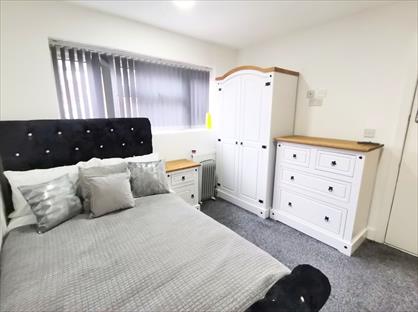 Room in a Shared House, Camden Street, B18