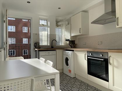 3 Bed Flat, Stanley Court, B15
