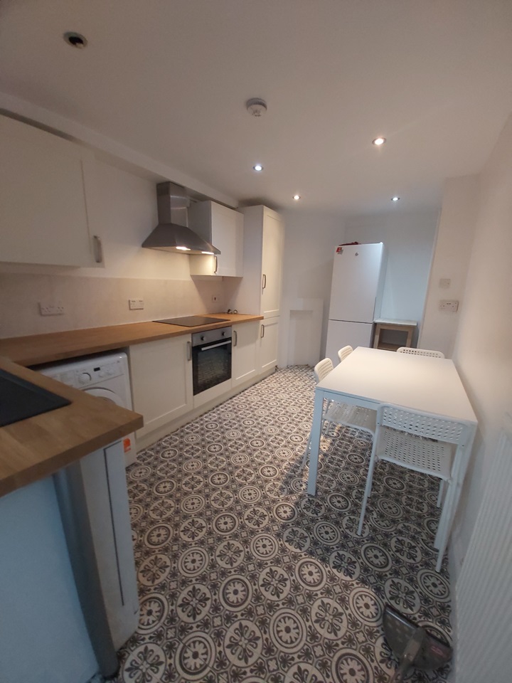 3 Bed Flat, Stanley Court, B15 photo 4