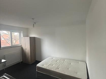 Studio Flat, Moston Lane, M9