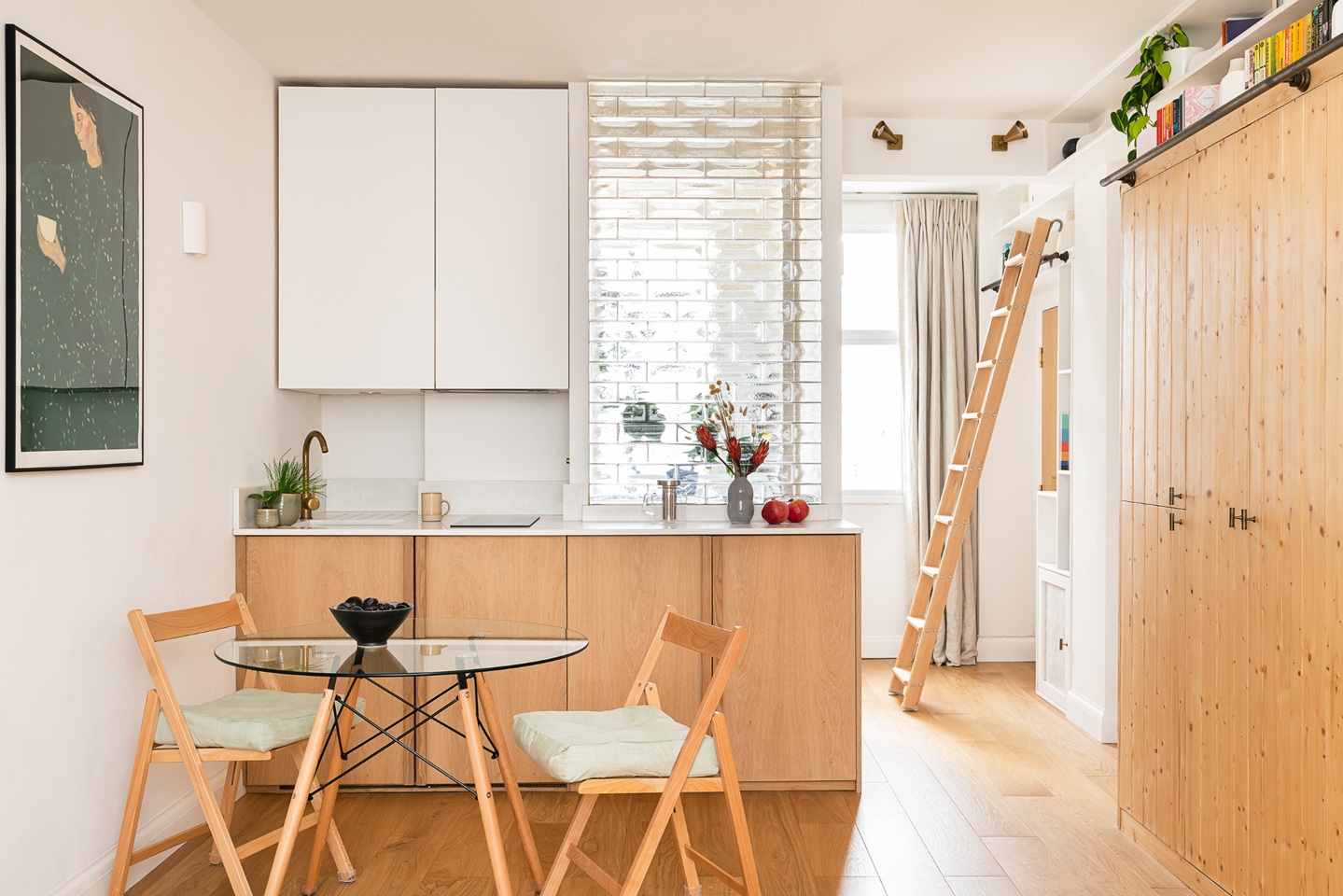 Studio Flat, Woburn Place, WC1H
