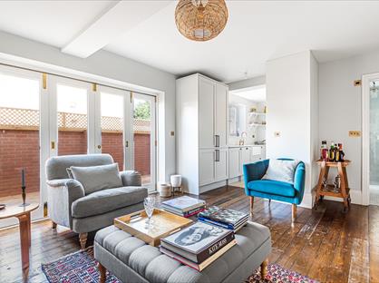 2 Bed Flat, High Street, HA6