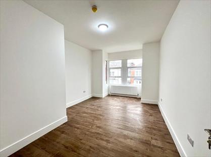 7 Bed Detached House, King Acre Court, TW18