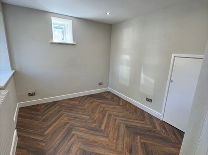 2 Bed End Terrace, Carr Lane, OL3