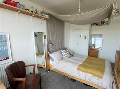 Room in a Shared Flat, Rainbow Street, SE5