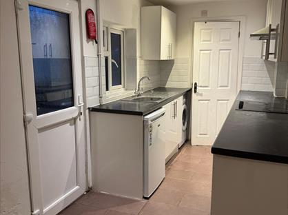 4 Bed Terraced House, Widden Street, GL1