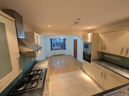 3 Bed Terraced House, Normans Mead, NW10