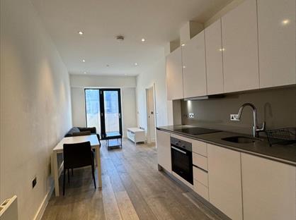 1 Bed Flat, Brickfield Court, SL1