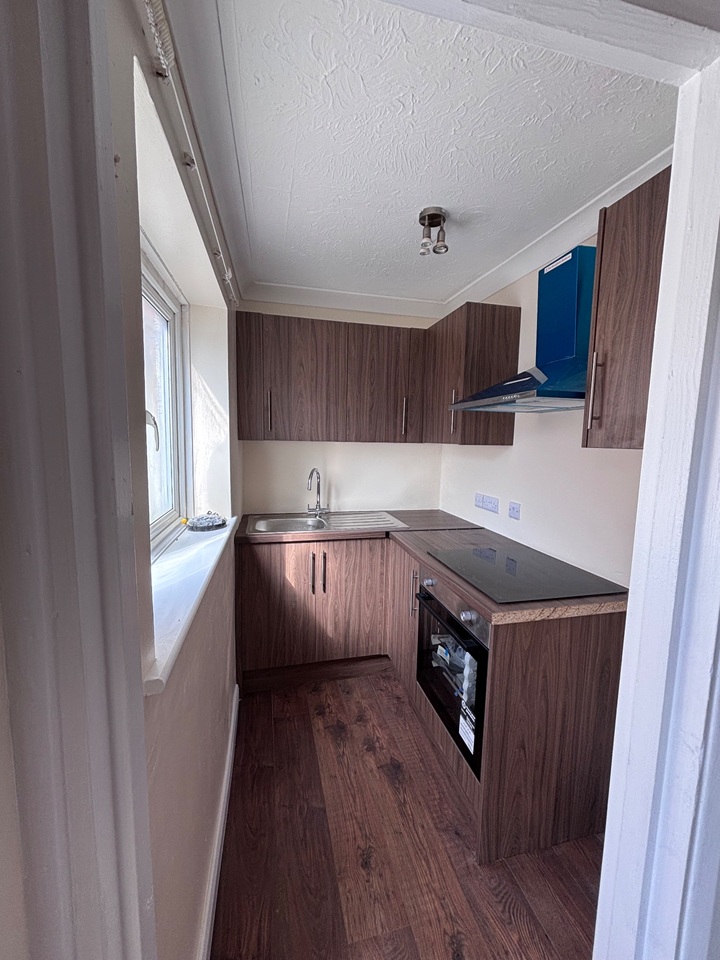 1 Bed Flat, Avenue Road, SO14 photo 3