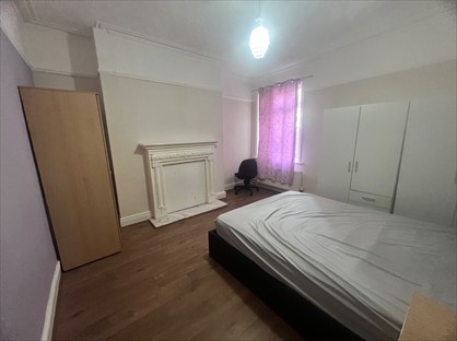 Room in a Shared House, Guernsey Road, L13