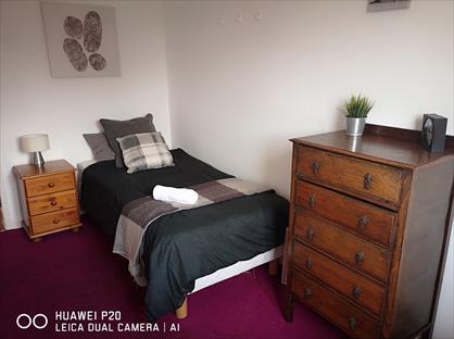Room in a Shared House, Stroud Avenue, WV12