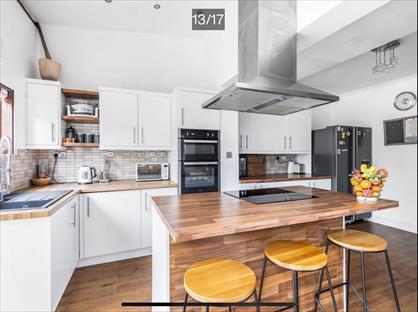 5 Bed Semi-Detached House, Broad Walk, SE3