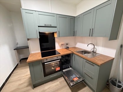 2 Bed Flat, Rocky Lane, L6