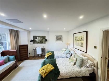 2 Bed Flat, Maze Hill Entrance, SE3