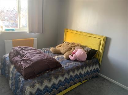 Room in a Shared House, Sharrow Walk, M9