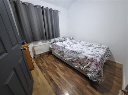 Room in a Shared House, Cricklade Avenue, RM3