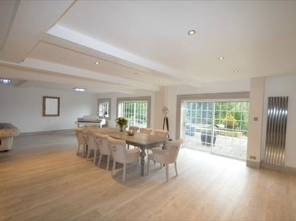 5 Bed End Terrace, Hendon Wood Lane, NW7