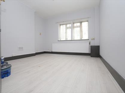 1 Bed Flat, Mountview Court, N8