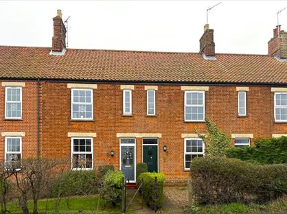 3 Bed Terraced House, London Road, NR34