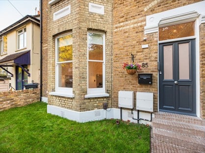 3 Bed Flat, Connaught Road, TW11