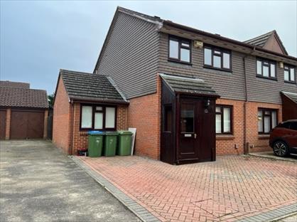 4 Bed Semi-Detached House, Bill Hamling Close, SE9