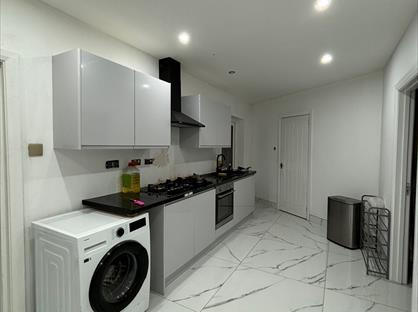1 Bed Semi-Detached House, Bouverie Way, SL3