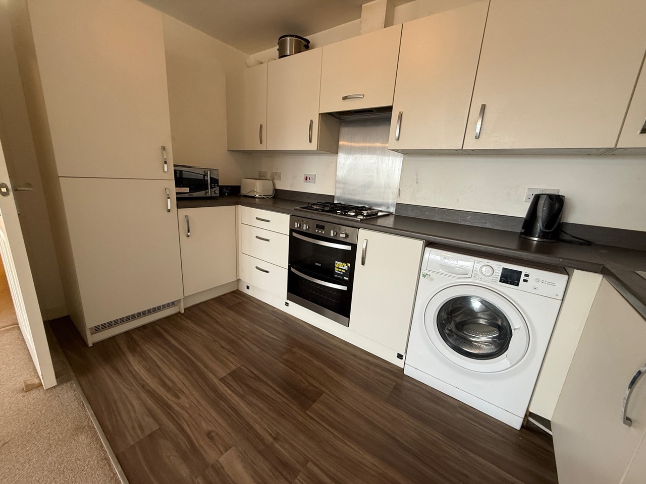 2 Bed Flat, Springfield Gardens, G31 photo 4