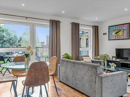 2 Bed Flat, Stephen Court, E2