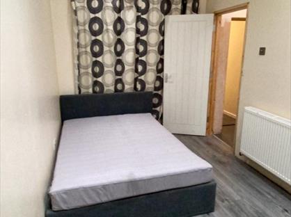 Room in a Shared House, Homefield Gardens, CR4