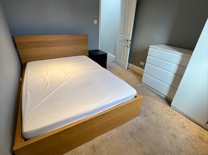 Room in a Shared House, London, SW16