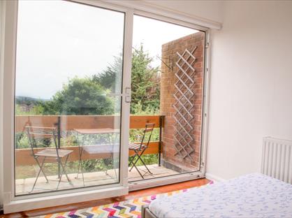 5 Bed End Terrace, Greenways, TW20