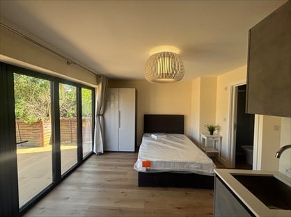 Studio Flat, The Curve, W12