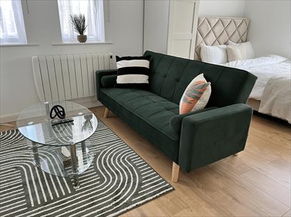 Studio Flat, Vicars Bridge Close, HA0