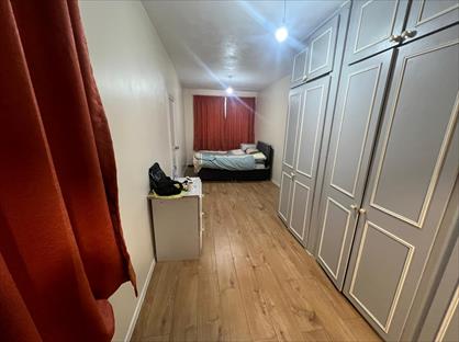 Room in a Shared House, Stanley Avenue, RM8