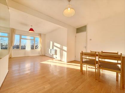 2 Bed Flat, Serbin Close, E10