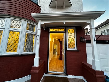 4 Bed Semi-Detached House, Waverley Avenue, SM1