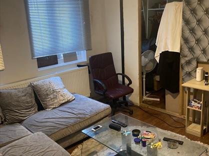 Studio Flat, Hockney, E9