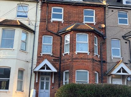 1 Bed Flat, Penshurst Road, CT11