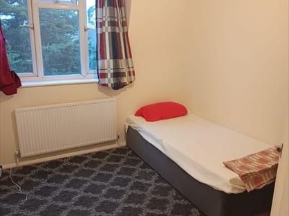 Room in a Shared Flat, Victoria House, RM1