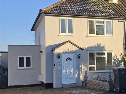 3 Bed Semi-Detached House, Shepherds Way, CR2