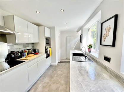 2 Bed Terraced House, Newnham Terrace, HG2